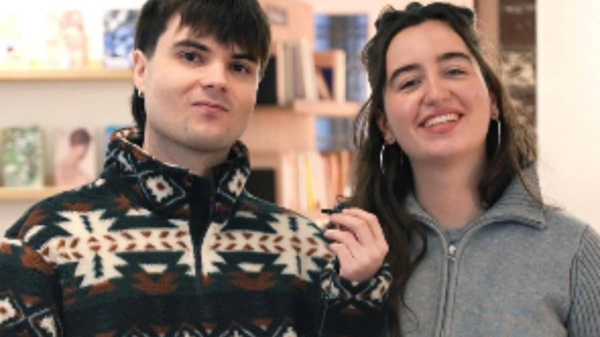La santurtziarra Ariane Hoyos y el sopeloztarra Beñat Azurmendi crearon el proyecto literario Lasai.