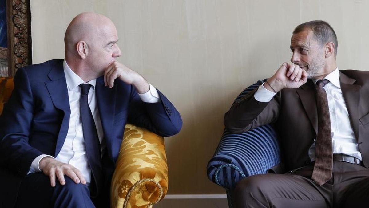 Gianni Infantino, presidente de la FIFA, y Aleksander Ceferin, presidente de la UEFA.
