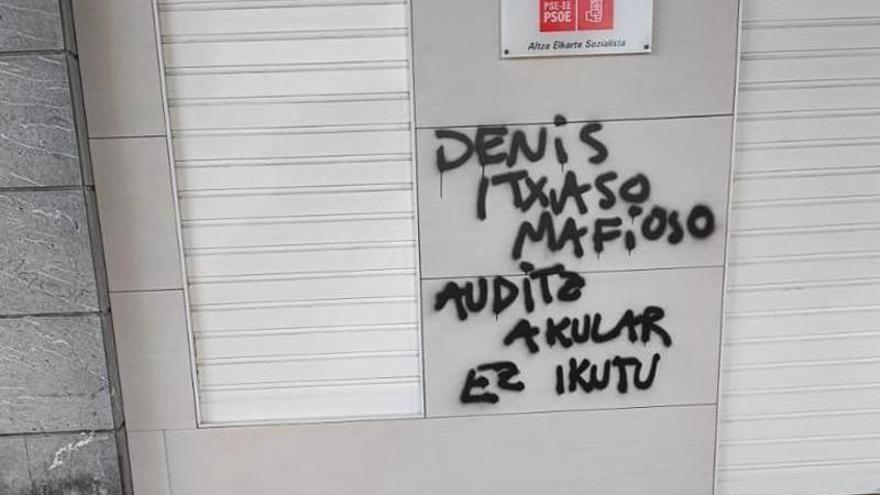 Pintada contra Denis Itxaso.