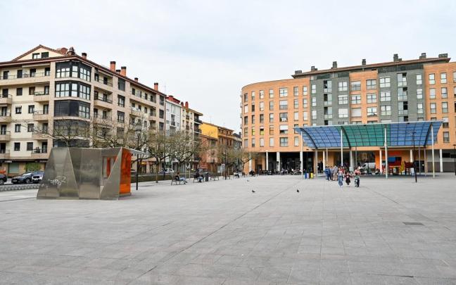 Plaza Zumea, ubicada en el Ensanche de Andoain
