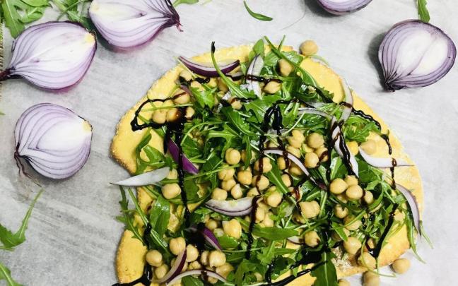 Pizza de garbanzo, una receta sin gluten.
