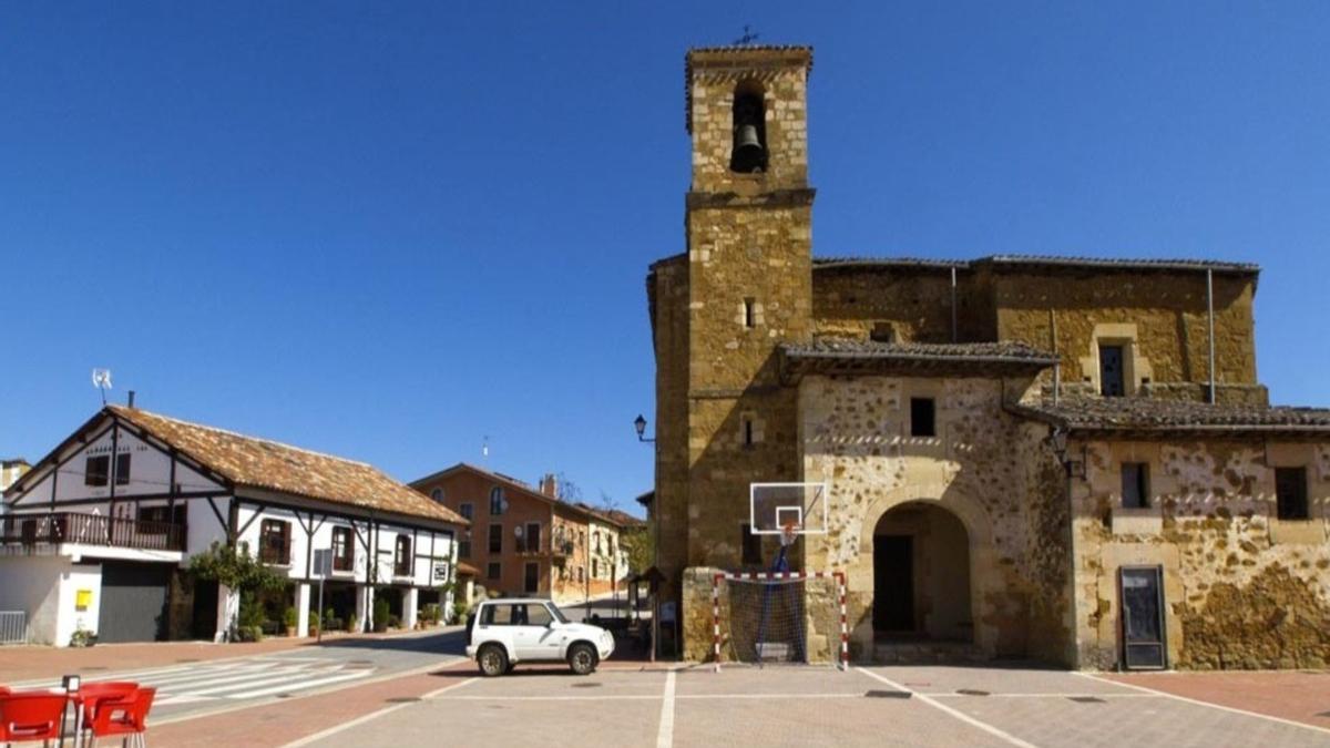 Iglesia en Honor a la Santísima Trinidad en Urturi