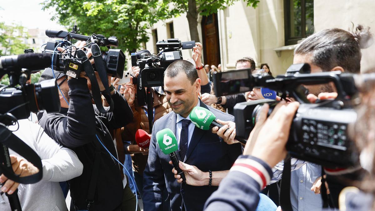 Alberto González, novio de Isabel Díaz Ayuso, a su salida del Tribunal Superior de Justicia de Madrid.