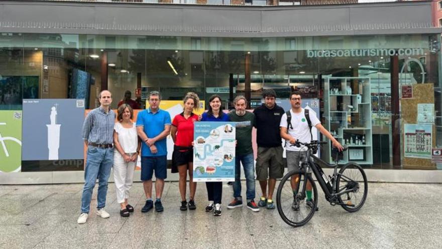 Juanjo Jiménez, Eva Fernández, Aitor Anuncibay, Jone Otaño, Nuria Alzaga, Félix Manso, David Pérez y Fer Romero, esta mañana en la presentación de la campaña.