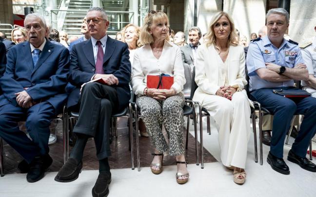 Alberto Ruiz-Gallardón, Esperanza Aguirre y Cristina Cifuentes, en el 40º aniversario de la Real Casa de Correos como sede de la Presidencia del Gobierno regional, el 13 de junio de 2025.