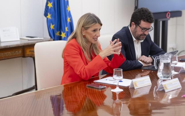 Yolanda Díaz junto a Joaquín Pérez Rey, secretario de Estado de Trabajo