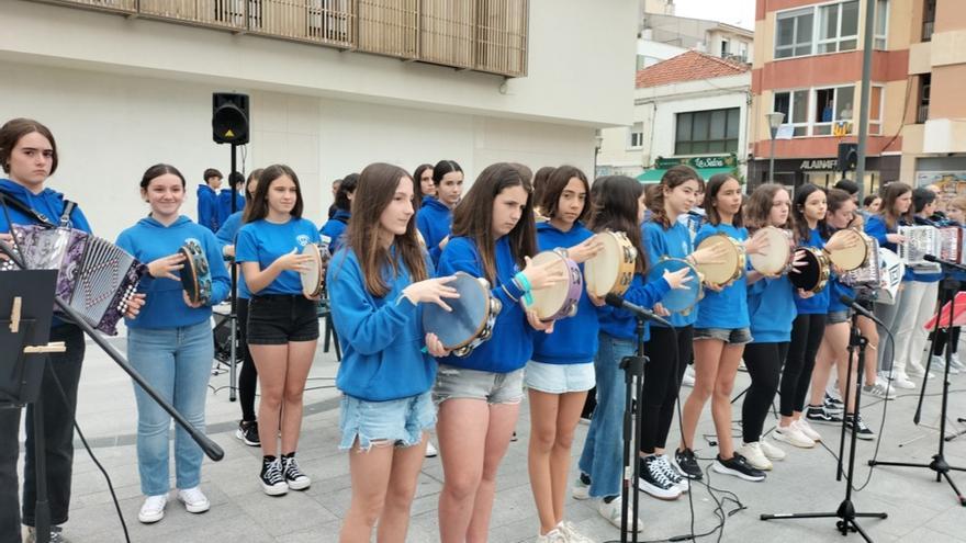 El alumnado de la musika eskola levantará este jueves el telón de 'Kalean'.