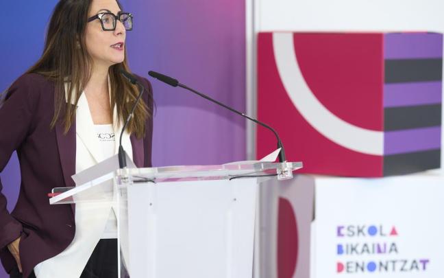 La consejera de Educación del Gobierno Vasco, Begoña Pedrosa, ha comparecido este lunes en Vitoria tras la celebración de la segunda reunión de la mesa para la equidad y la calidad educativa que aborda asuntos relacionados con la segre