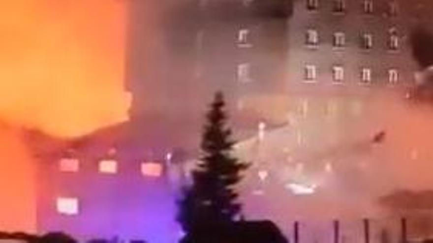 Al menos 10 muertos en el incendio de un hotel en una zona de esquí de Turquía.