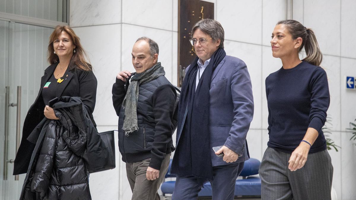 Laura Borràs, Jordi Turul, Carles Puigdemont y Miriam Nogueras.