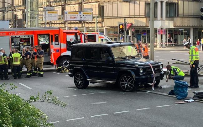 Imagen del vehículo que ha herido al menos a ocho personas en la ciudad de Stuttgart
