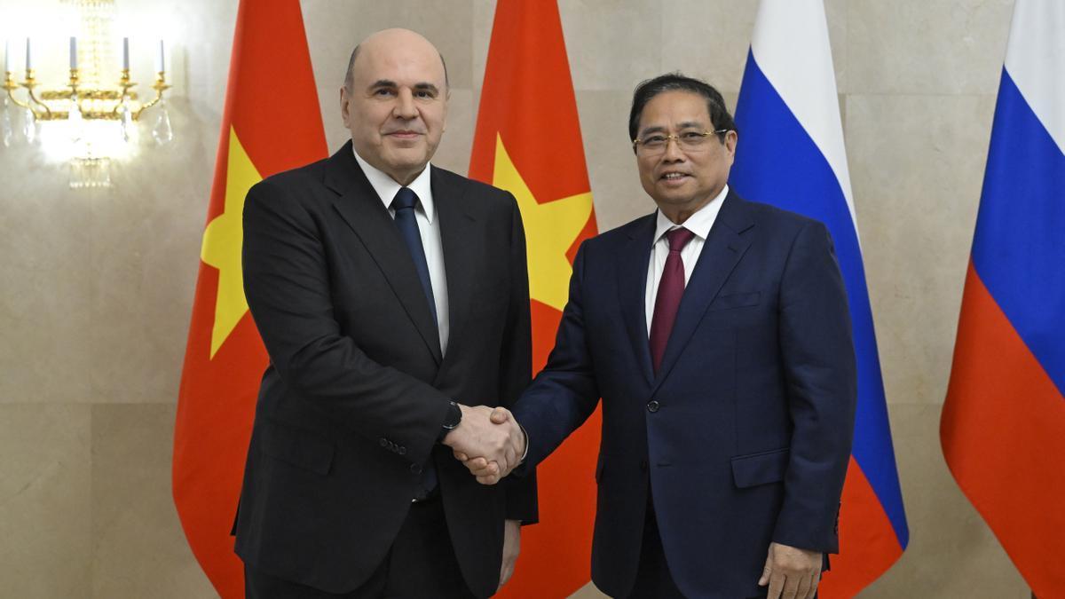 El primer ministro vietnamita, Pham Minh Chinh, y su homólogo ruso, Mikhail Mishustin