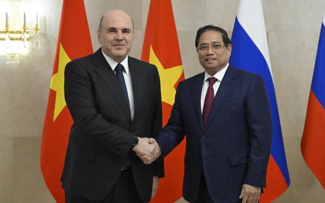 El primer ministro vietnamita, Pham Minh Chinh, y su homólogo ruso, Mikhail Mishustin