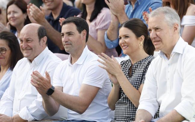 Imanol Pradales participó este sábado en un mitin en Getxo con el presidente del EBB, Andoni Ortuzar, la candidata por Bizkaia Maitane Ipiñazar, y el lehendakari Iñigo Urkullu.