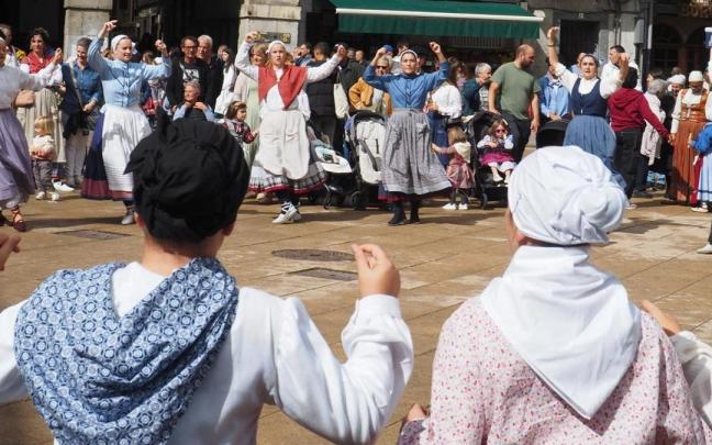 Los bailes tradicionales vascos no faltarán a la cita anual con la Euskal Jaia de Deba.
