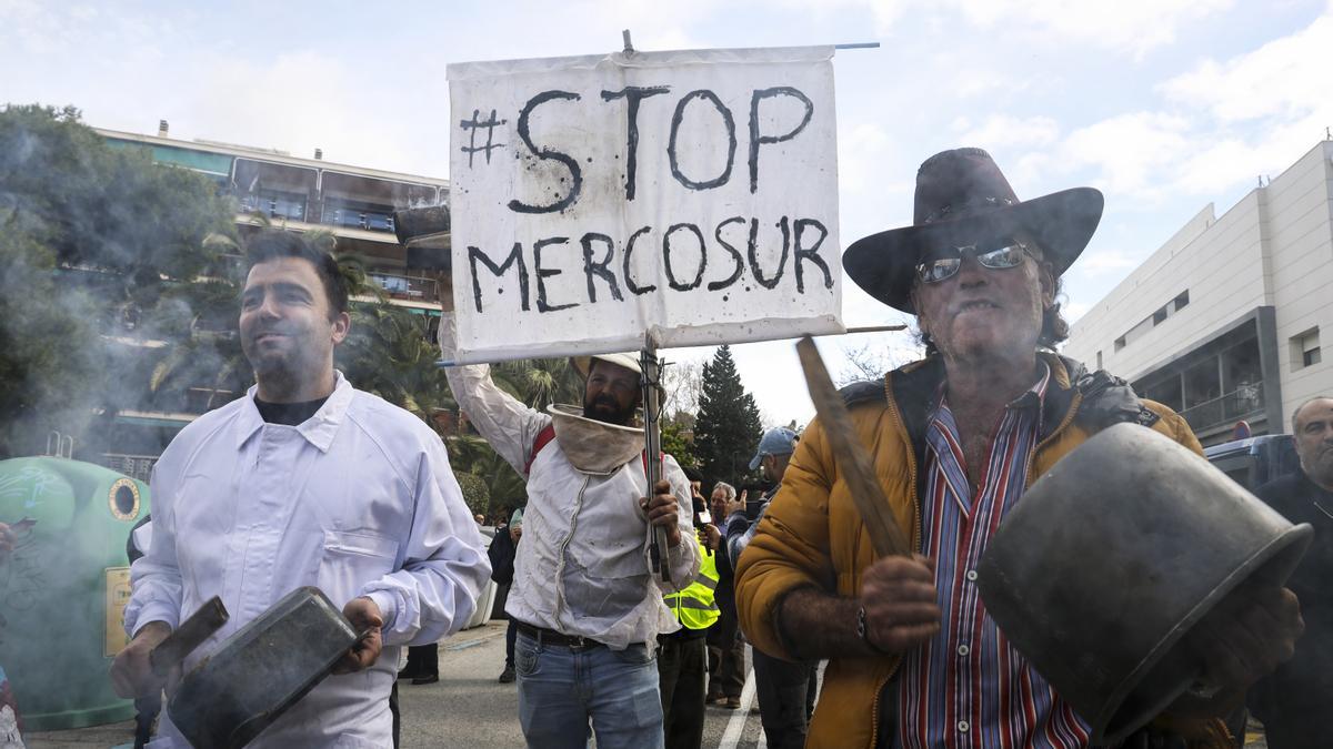Concentración de agricultores 'No a Mercosur. En Defensa de la Soberanía Alimentaria. Por una PAC más fuerte'