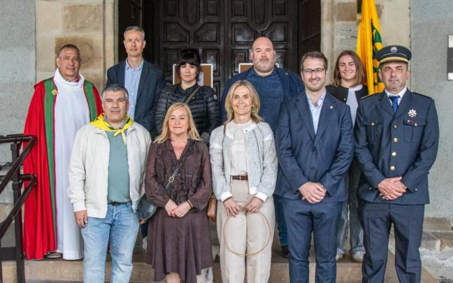 La Corporación Municipal en la procesión del lunes de fiestas de Beasain.
