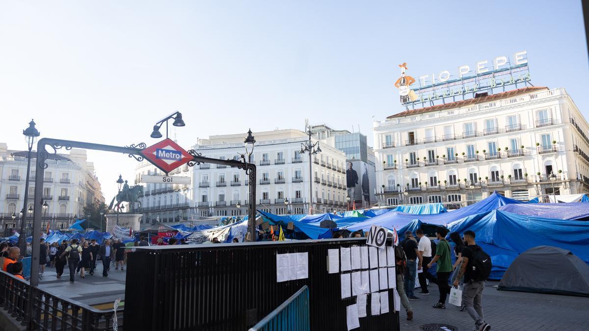 Acampada por la vivienda, en la Puerta del Sol.