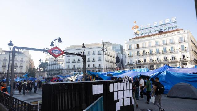 Acampada por la vivienda, en la Puerta del Sol.