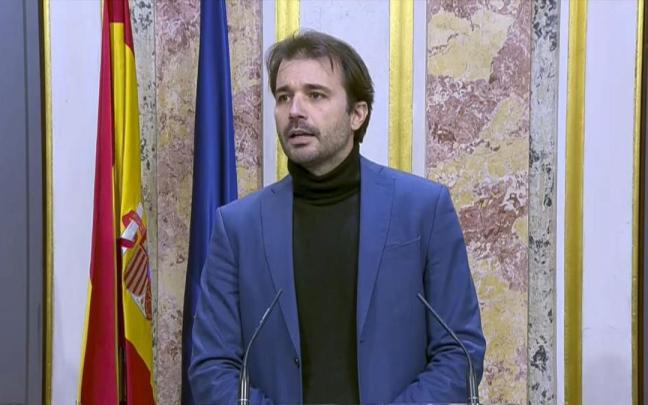 El diputado y portavoz de Podemos, Javier Sánchez Serna, durante una comparecencia este martes en el Congreso.
