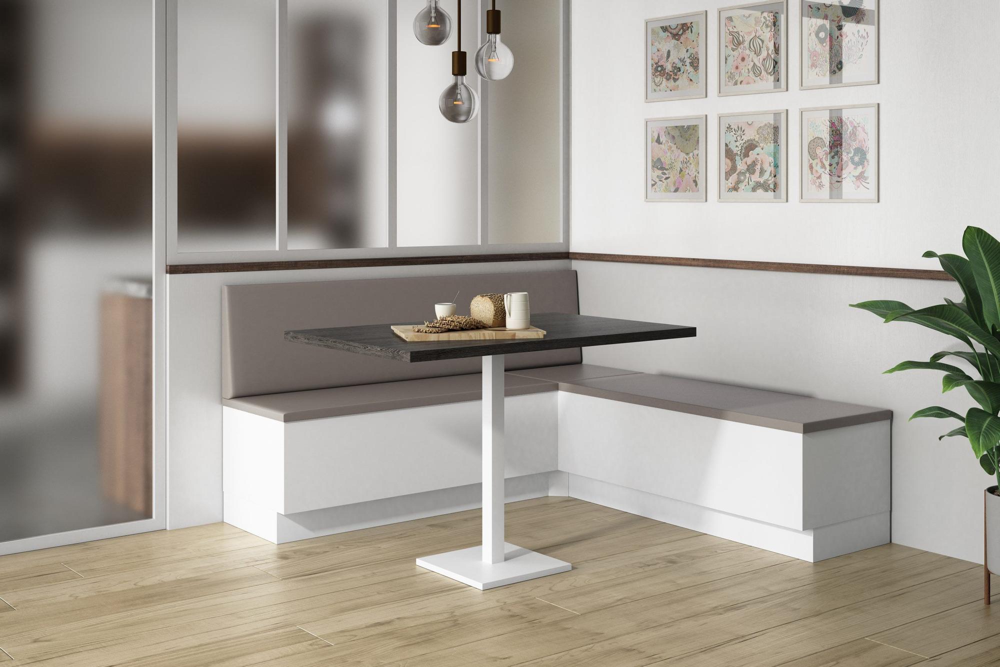 Práctico banco de cocina para ganar algún asiento extra en la cocina.