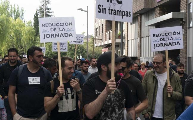 Trabajadores saliendo de la Plaza Bilbao