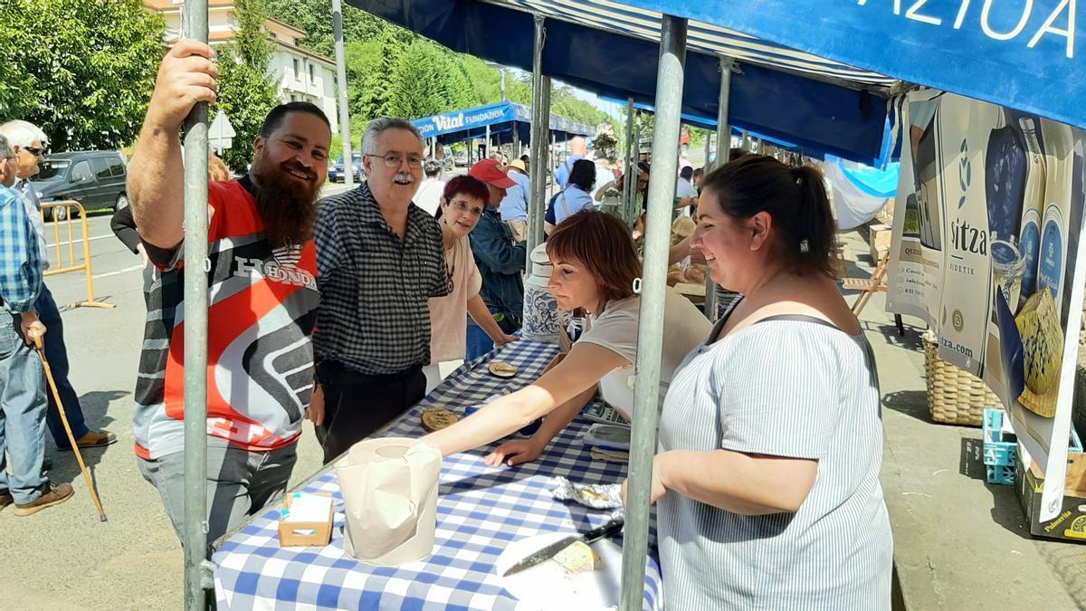 Stand de quesería Soloitza en una pasada feria de San Isidro en Respaldiza