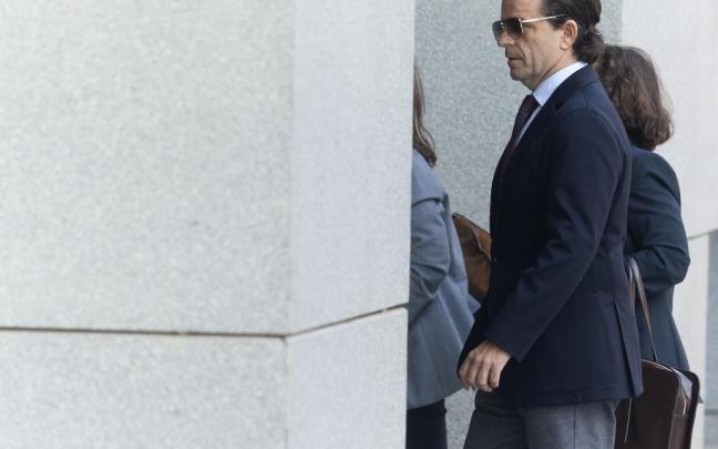 El exjuez Luis Sáenz de Tejada a su llegada a la Audiencia Nacional para declarar como investigado por el caso ‘Leire Díez’