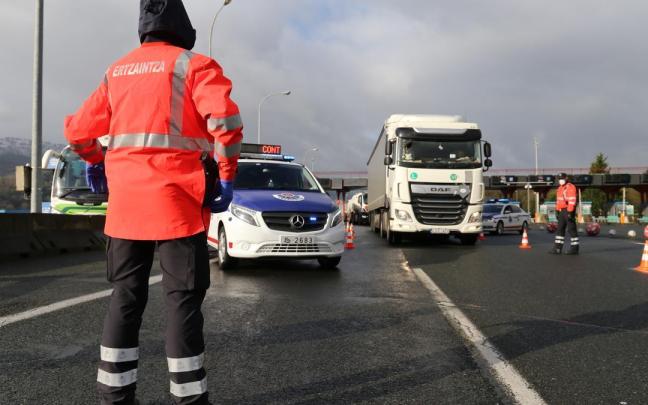 Imagen de un control de la Ertzaintza.