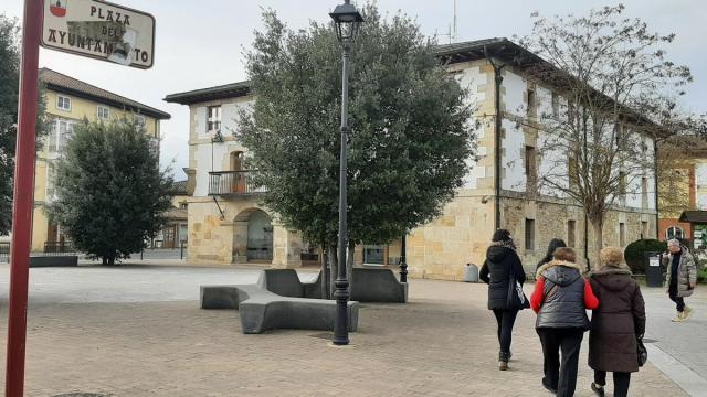 Plaza del Ayuntamiento de Zuia en Murgia