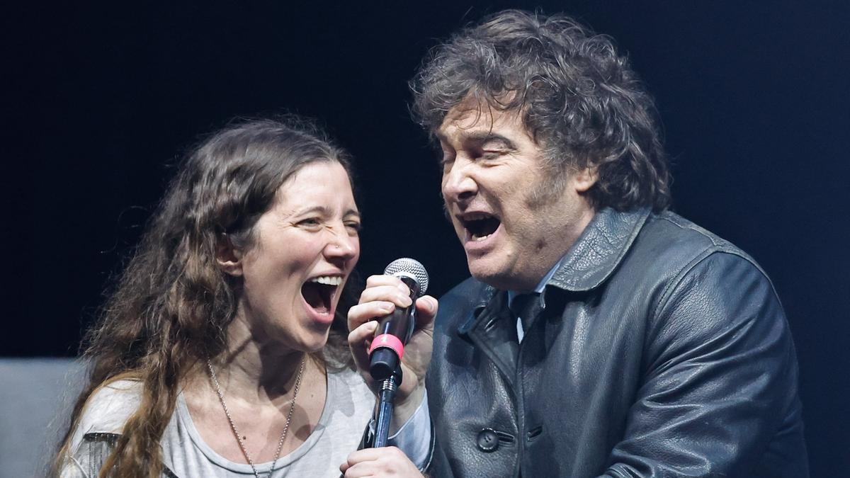 El presidente de argentina cantando durante al presentación de su libro en Buenos Aires.