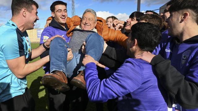La fiesta se trasladó al Estadio La Llanera, donde participaron más de un centenar de personas.