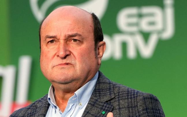 Andoni Ortuzar, durante un mitin en la pasada campaña en Gipuzkoa.