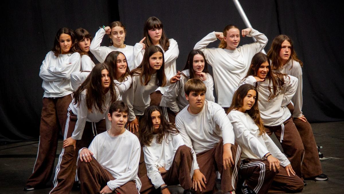 Uno de los grupos de Camden Dance Studio que representará a la comarca en el festival Fun Dantz.