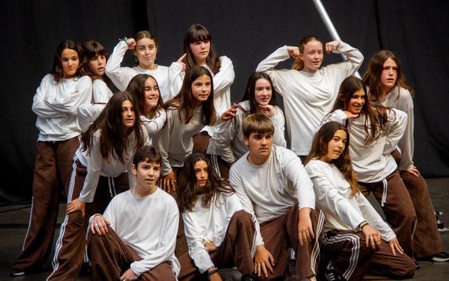 Uno de los grupos de Camden Dance Studio que representará a la comarca en el festival Fun Dantz.