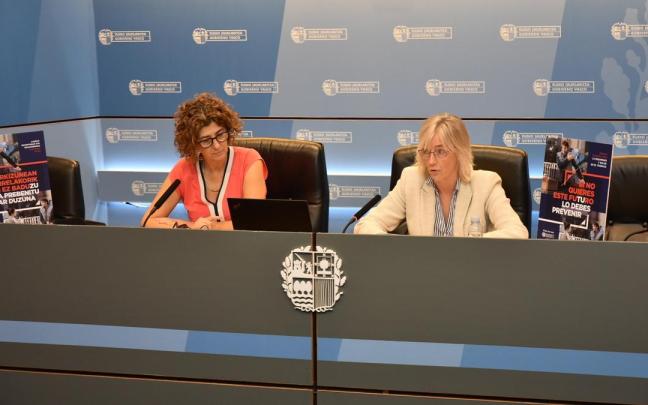 La presidenta de Osalan, Elena Pérez Barredo, y su directora general, Lourdes Iscar, en una foto de archivo. La presidenta de Osalan, Elena Pérez Barredo, y su directora general, Lourdes Iscar, en una foto de archivo.