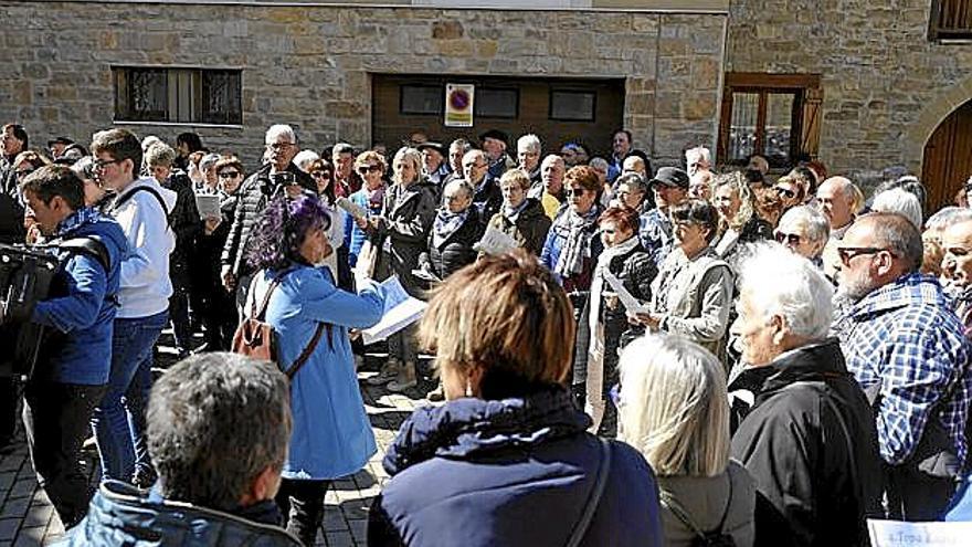 Kantuz y música se propagaron por plazas y calles.