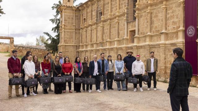 Imagen de la primera entrega de ‘Traitors España’, con todos sus participantes / LANDER LARRANAGA Imagen de la primera entrega de ‘Traitors España’, con todos sus participantes