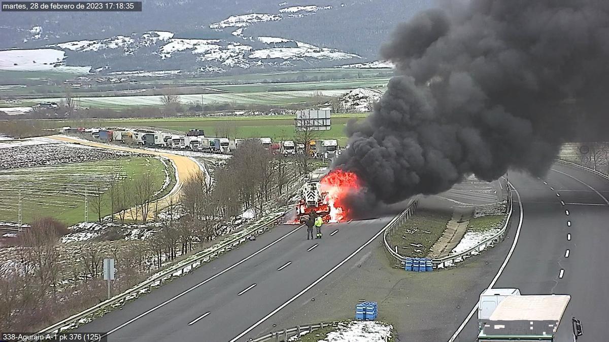 Camión ardiendo