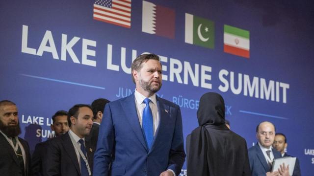 JD Vance abrió las negociaciones este domingo en Suiza.