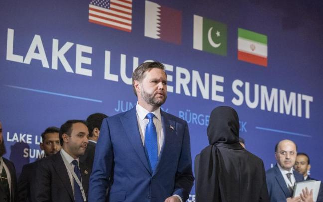 JD Vance abrió las negociaciones este domingo en Suiza.