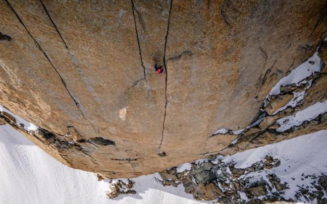 "Eternal solo", la ascensión en solitario a la cima Eternal Flame, se alzó con el premio a la mejor película de escalada del BBK Mendi Film.