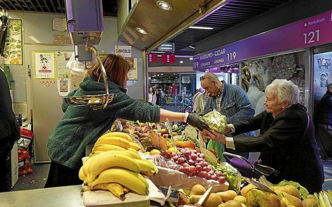 La subida de precios de los alimentos se ralentiza, pero siguen estando altos. | FOTO: PABLO VIÑAS