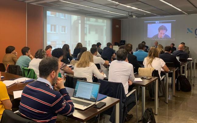 Asistentes a la jornada “Contratación en origen para la cobertura de vacantes”, este martes en Pamplona. SAGRARIO ZABALETA ECHARTE