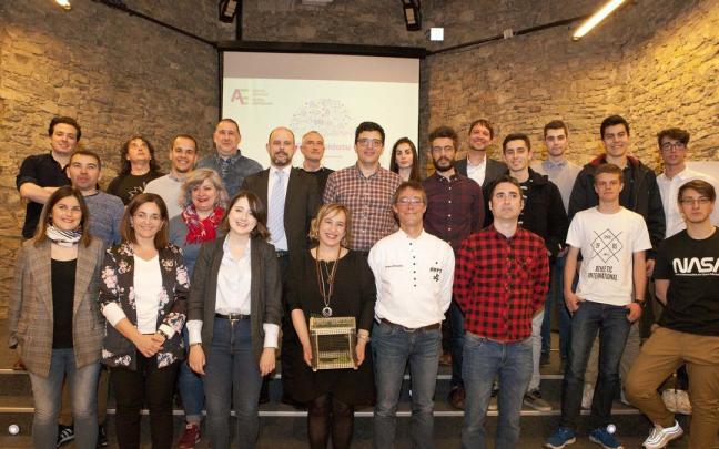 Presentación de los proyectos empresariales que participan en el concurso "Tu idea cuenta" de Álava Emprende en 2019