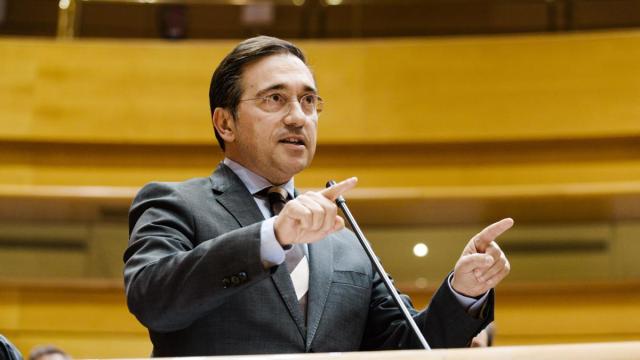 El ministro de Asuntos Exteriores, Unión Europea y Cooperación, José Manuel Albares, interviene durante una sesión plenaria en el Senado, a 25 de noviembre de 2025.