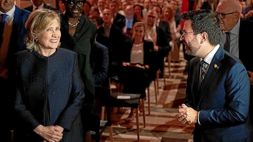 Pere Aragonès y Hillary Clinton, que ha visitado Catalunya estos días, en un acto el pasado viernes.