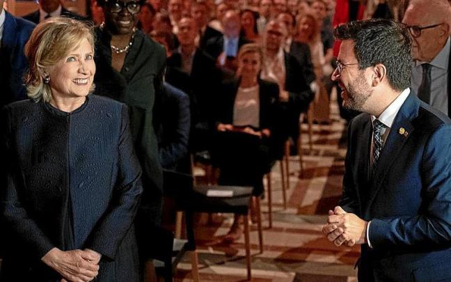 Pere Aragonès y Hillary Clinton, que ha visitado Catalunya estos días, en un acto el pasado viernes.