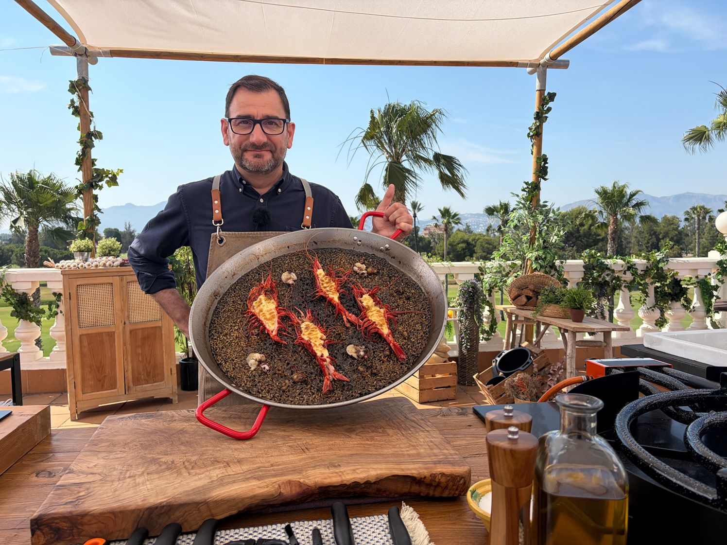 Conduce el programa 'Nuestros arroces' de Canal Cocina.
