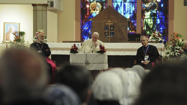 El arzobispo de Rabat, el español Cristóbal López Romero, junto al Papa Francisco